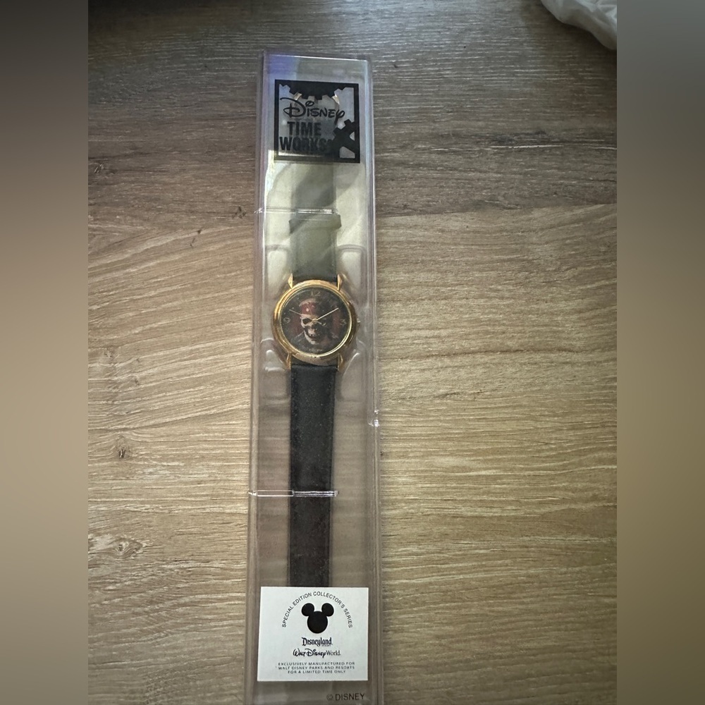 Disney Time Works Disneyland Watch "Pirates Of The Caribbean" -Brand New In Case